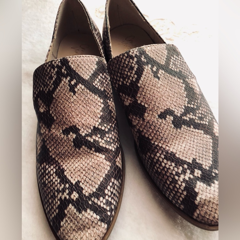 Snake printed embossed flats